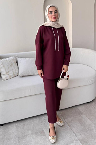 Tesettür Diyarı Σετ Χειμερινό με Λεπτομέρεια από Ύφασμα Σκούμπα και Δαντέλα -...