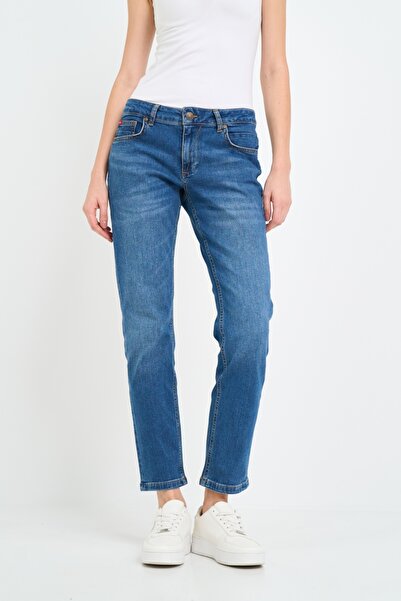Lee Cooper Women's boyfriend jeans with faded look