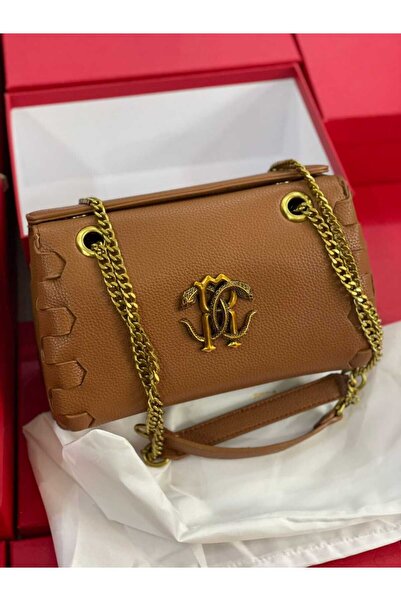 Generic A medium-sized brown shoulder bag in pebbled leather with chunky gold chains. Modern elegance and a luxurious logo that reflects your refined taste.