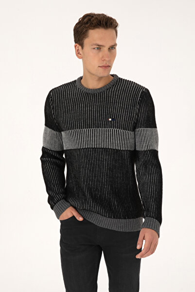 U.S. Polo Assn. Men's Slim Fit Crew Neck Black Sweater 50314958-Vr046