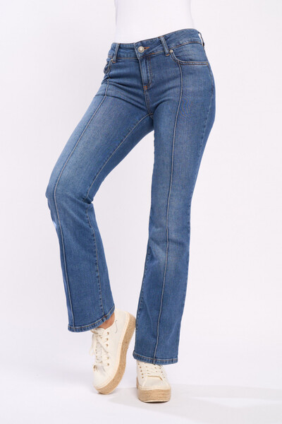 Lee Cooper Women's straight jeans with a slightly faded look
