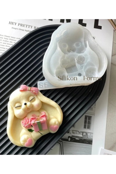 SiliconForms Mulaj din silicon Iepurașul cu trandafir și cadou