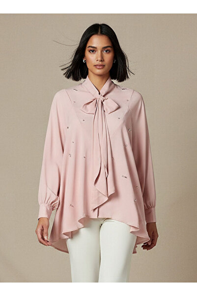 Iconic بلوزة بياقة على شكل فيونكة وقصة عادية مزينة