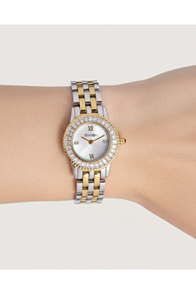 season Mix Round Watch