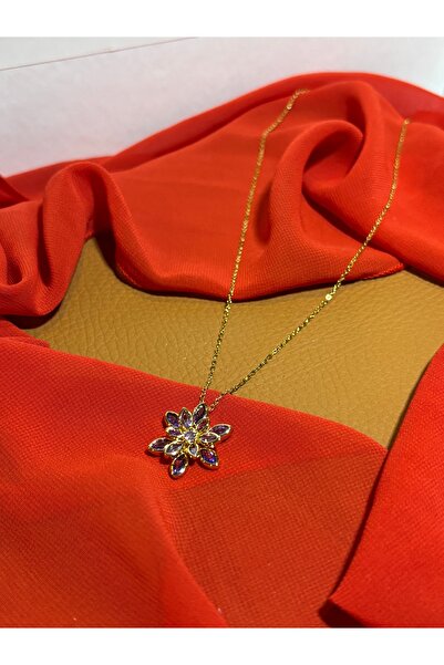 ZEYNEP KARACA Mor Kristal Taşlı Lotus Çiçeği Gold Çelik Kolye – Minimal Zarif...