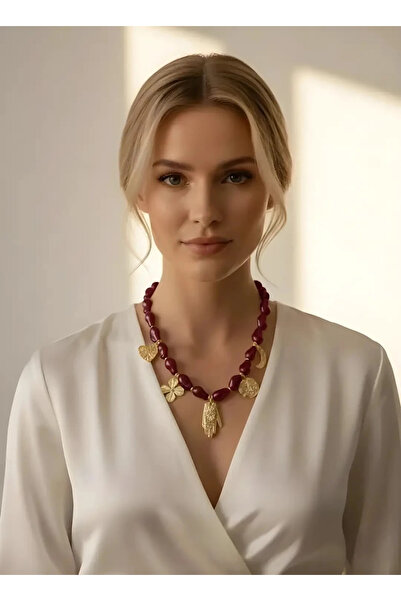 Dorvina Bordo Akrilik Boncuk Gold Charm Detaylı Tasarım Bijuteri Kolye Takı