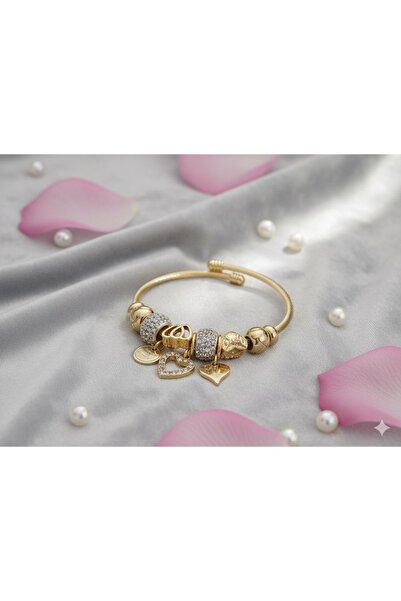 Çağla Accessories Altın Renk Kalp Charmlı Çelik Bileklik , Bileğinizde Parlay...
