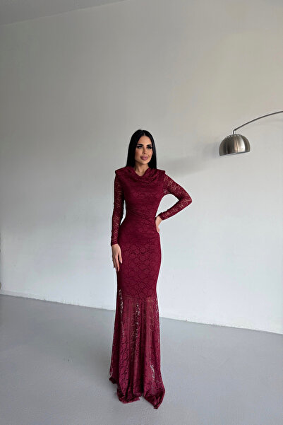 LİLA İSTANBUL فستان ديغايه بياقة مزينة بالدانتيل باللون العنابي