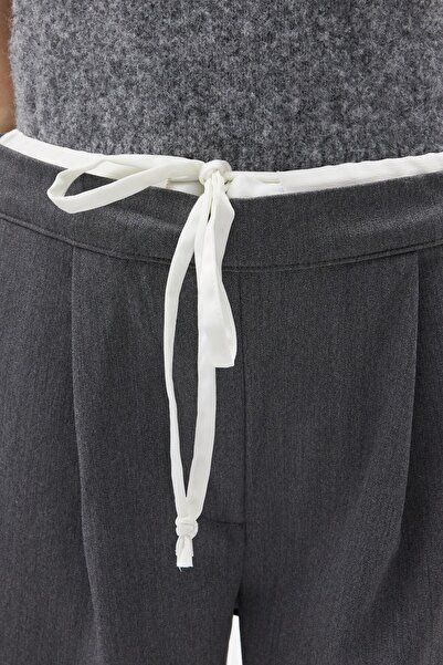 QANU Παντελόνι με διπλή λεπτομέρεια στη μέση Γκρι
