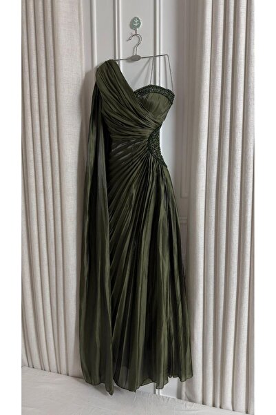 Banan dresses Hand-embroidered crinkle evening dress