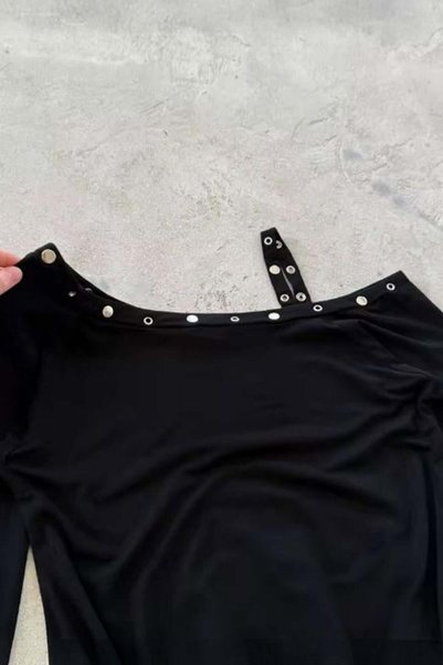 Karakedi Black Strap Off-Shoulder Button Detailed 2K Long Sleeve Crop