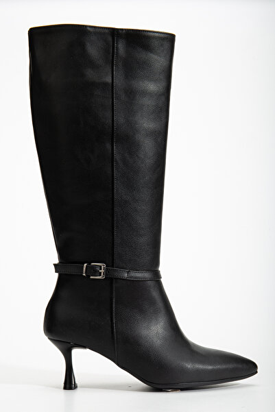 BY BERLE SHOES Kadın Siyah Cilt Kemer Toka Detaylı İnce Topuklu Çizme
