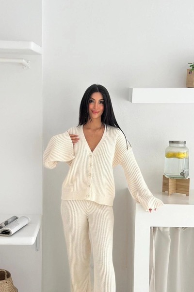 solena sln Women's Standard Size V-Neck Buttoned Knitwear Bottom-Top Set