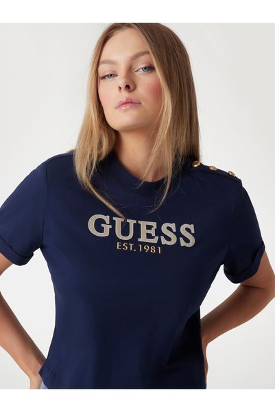 Guess تيشيرت نسائي قصير بقصة Boxy Fit، بأكمام قصيرة