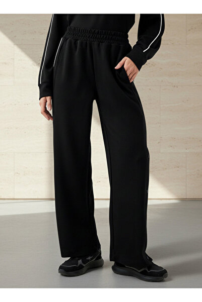 Adot Women Regular Fit Joggers with Button Detail