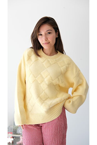 Bracha Crew Neck Diamond Patterned Comfortable Fit Soft Thick Knit Sweater