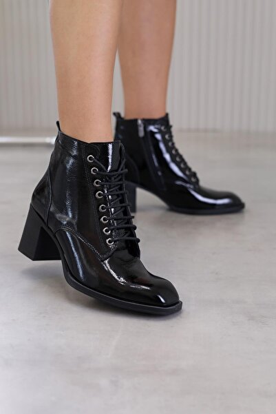 Stil Durağı e9804 model 5 cm topuklu yeni sezon bot postal orjinal deri SIY.R...