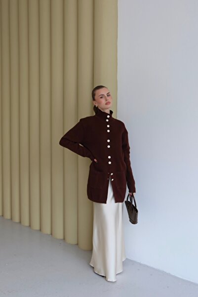 QUIZZ WOMEN ÇOK DÜĞMELİ CEP DETAYLI UZUN TESETTÜR HIRKA