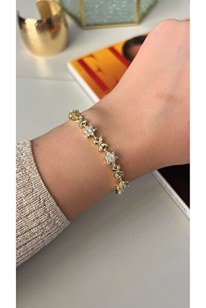 Store Diva Charm Minimal Butterfly Motif Bracelet