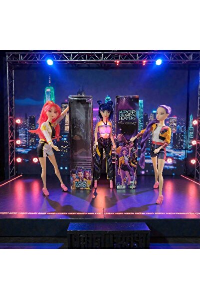 First Choice ORIGINAL doll surprise box k-pop demon hunter 32 cm singer and lights Rumi, Zoey or Mira