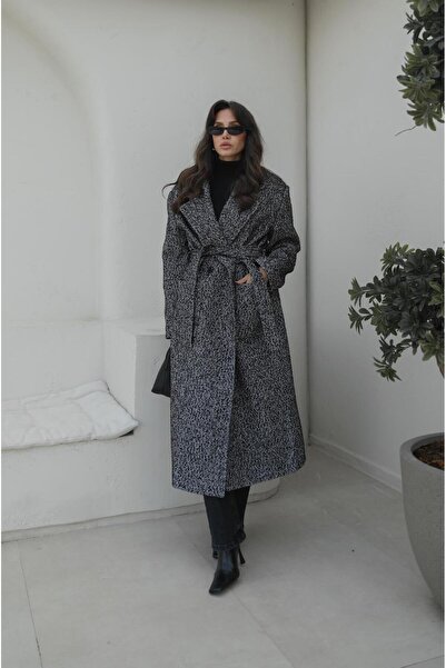 Havoş Palton negru Exter cu curea în dungi de pește