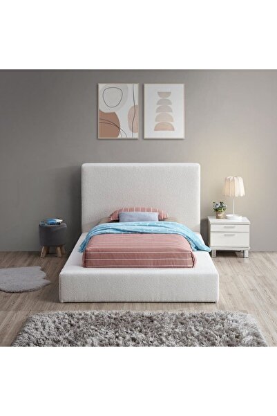 Abdo1996 سرير بيج من إيما شانيل