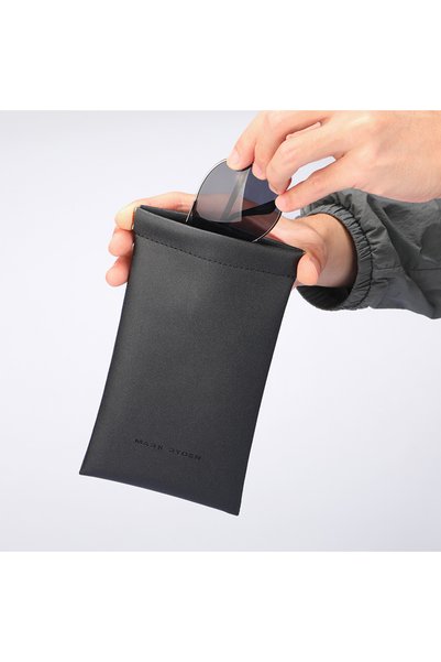 Mark Ryden MR79 Slim Wallet, Minimalist Card Holder, Splash Proof Oxford, Magnetic One-Hand Closure