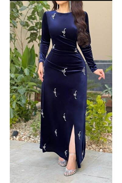 Diva style Velvet evening dress with sequin embroidery