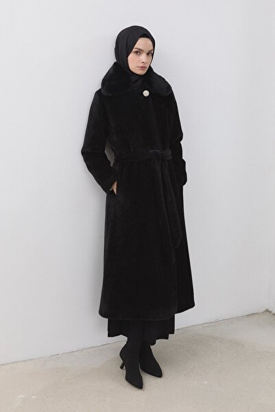 Nihan Kürk Yakalı Kuşaklı Angora Kaban Siyah