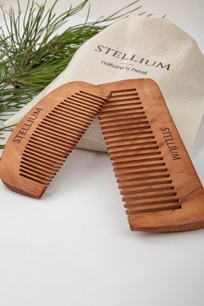 LYa beauty A set of combs made of wood