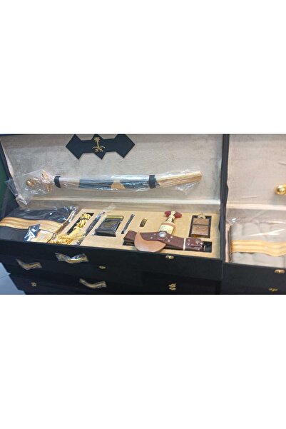 bustan B صندوق رجالي يحتوي على -8-قطع سيف، عباءة، عطر، مسبحة، وقلم-جهاز