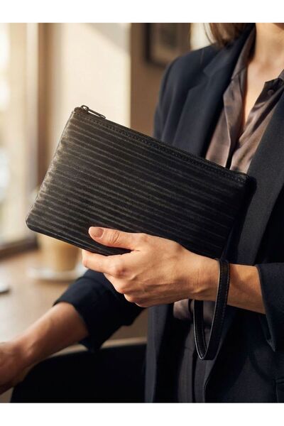 YONCA OUTLET Geantă clutch neagră – 23x14 cm Geantă de mână elegantă cu fermo...