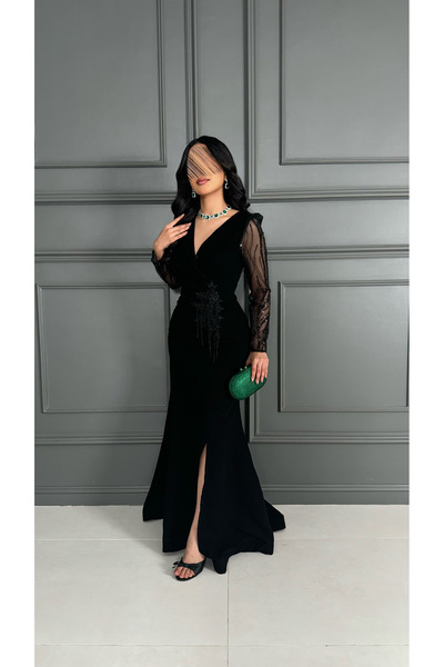 WAREEF FASHION فستان سهرة ناعم بخامه باربي أكتاف شك تطريز