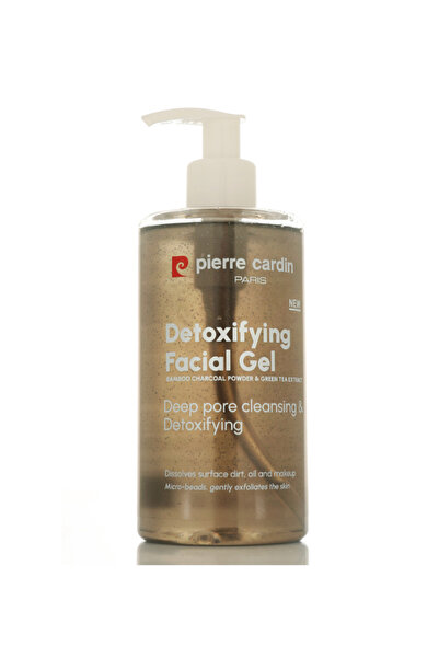 Pierre Cardin منظف ​​الوجه المزيل للسموم بخلاصة الفحم والشاي الأخضر - جل رغوي...