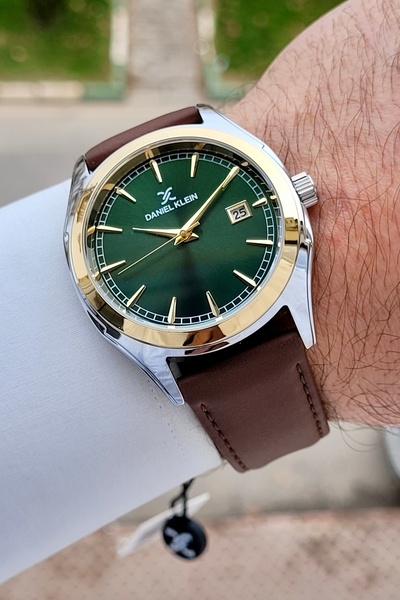 Daniel Klein Kasası Gümüş Kordonu Kahverengi Renk 42 mm Takvimli Erkek Kol Saati