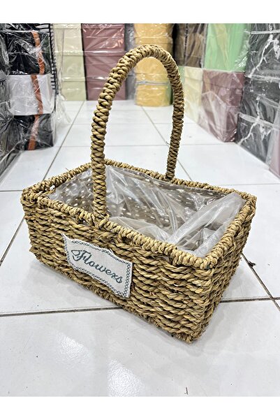 South house A luxurious rose basket