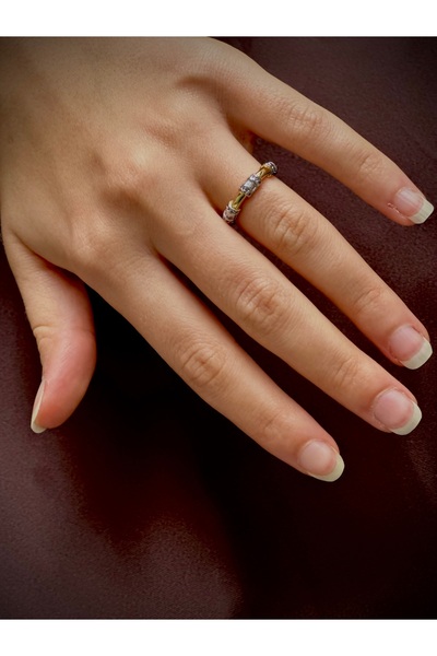 BFF CLUB خاتم إيلينا المرصع بالأحجار