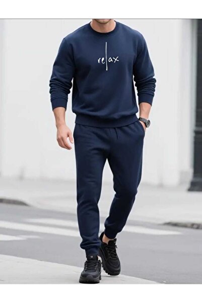 tkn your style طقم سويت شيرت رجالي من RELAX ALT TOP بتصميم مطبوع على شكل ياقة...