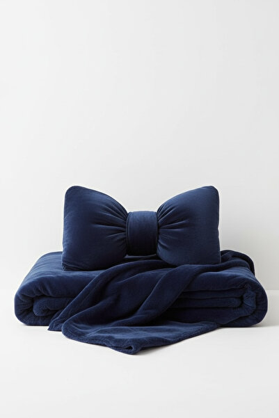 JACA 2-Piece Wellsoft Plush Fleece Tv Blanket Single Blanket and Stuffed Bow Throw Pillow Set