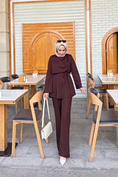 Tarzım Tuba Set maro cu drapaj frontal, cu design modest