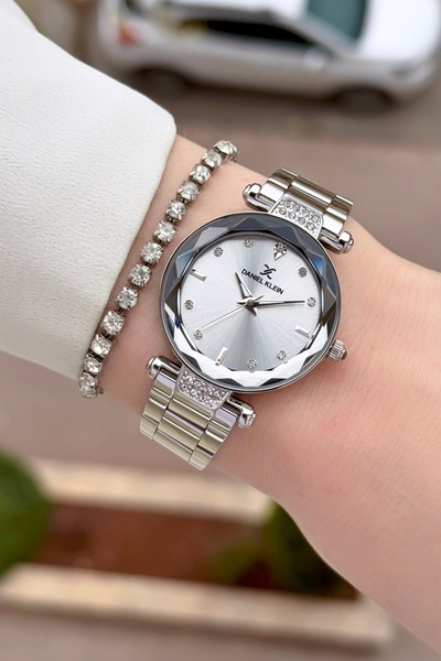 Daniel Klein Metal Renk Kesme Camlı Kadın Kol Saati Ve Bileklik