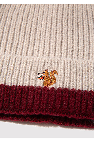 Mavi Beige Baskenmütze mit Eichhörnchen-Stickerei 1913609-34523