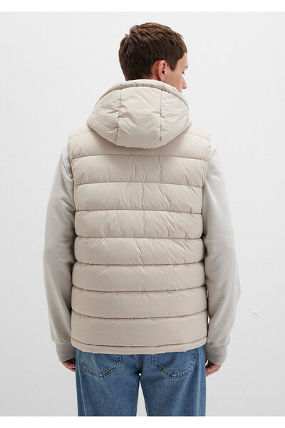 Mavi Beigefarbene Pufferweste mit Kapuze, reguläre Passform / normaler Schnitt 0110604-70144