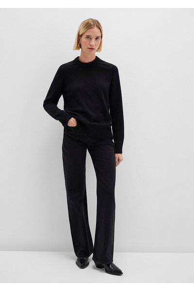 Mavi Μαύρο πουλόβερ με λαιμόκοψη από μεταξωτό μείγμα Regular Fit / Κανονική εφαρμογή 1710726-900