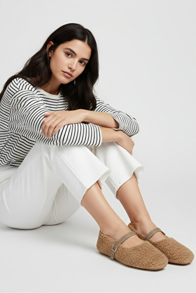 Capone Outfitters Kasey Furry Women's Ballet Flats