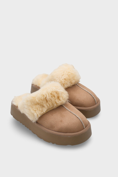 Capone Outfitters Florri Furry Closed Toe Women's Slippers