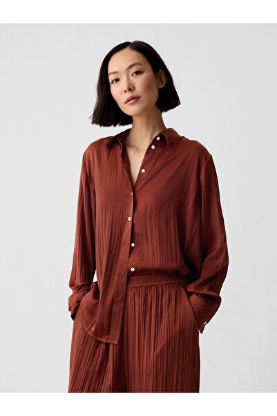 GAP Kadın Kahverengi Pileli Saten Boyfriend Gömlek