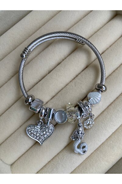 BusradanDesign سوار فضي اللون بتفاصيل على شكل قلب وحلقات متعددة