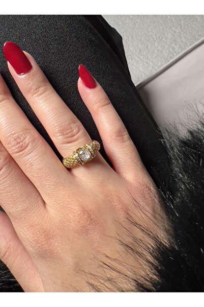 Kius خاتم ذهبي بتصميم حجر واحد