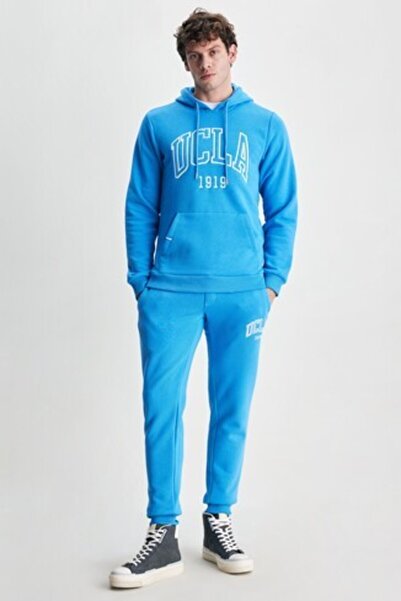 UCLA Ανδρικό παντελόνι φούτερ OTTO σε ανοιχτό μπλε χρώμα, άνετο, με κέντημα στο πόδι, κανονική εφαρμογή